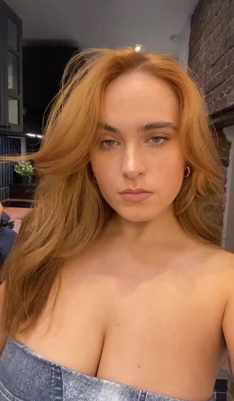 Laura Svensson estrella porno erótica imagen