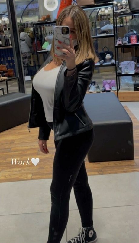 Noa Perets modelo perfecto archivo