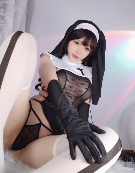 wenwenKira actriz caliente foto