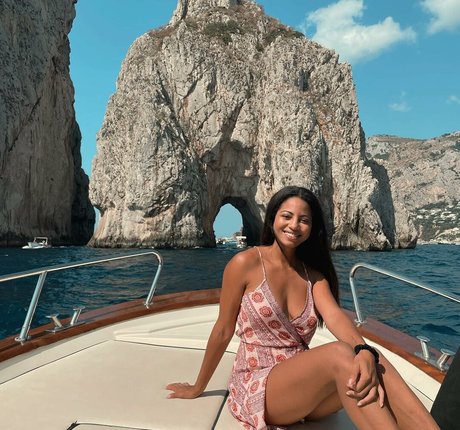 Camille Hyde star du porno gratuite images