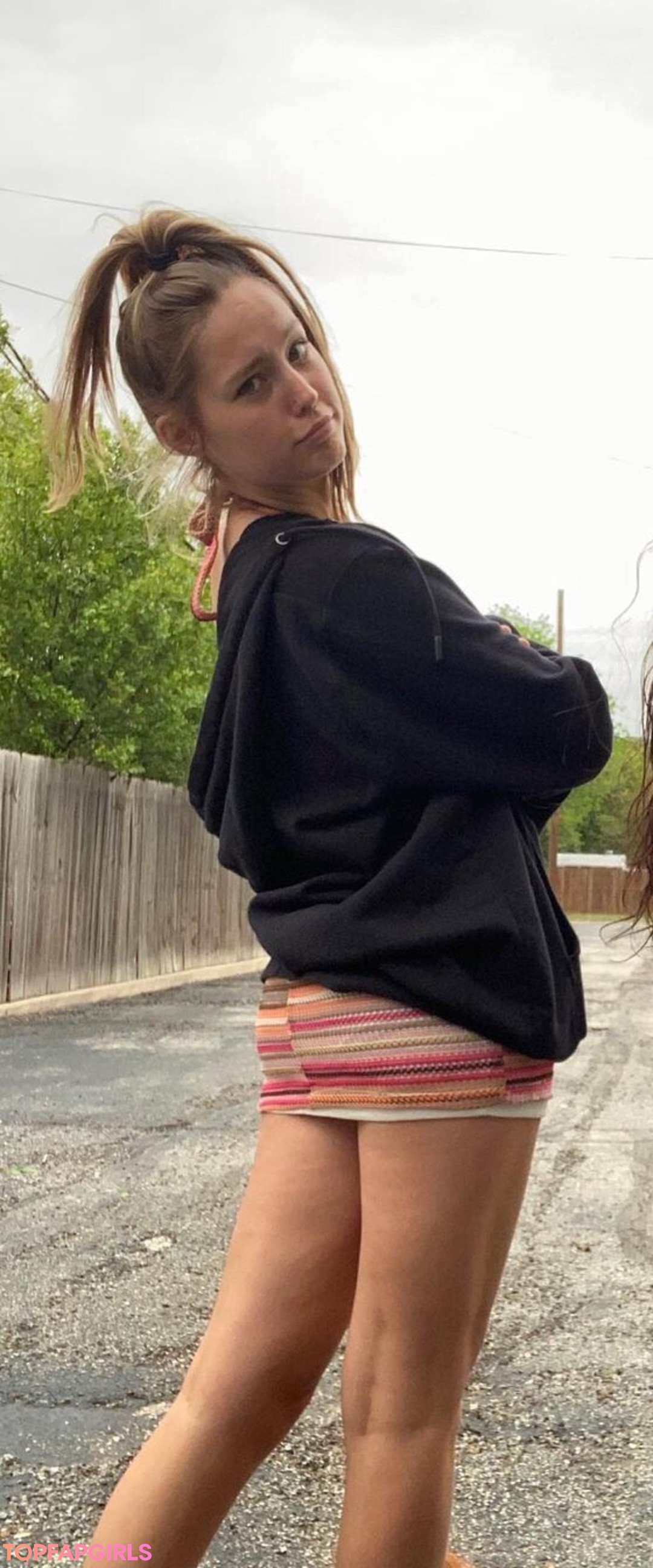 Hermana desnuda onlyfans bastante hd imagen