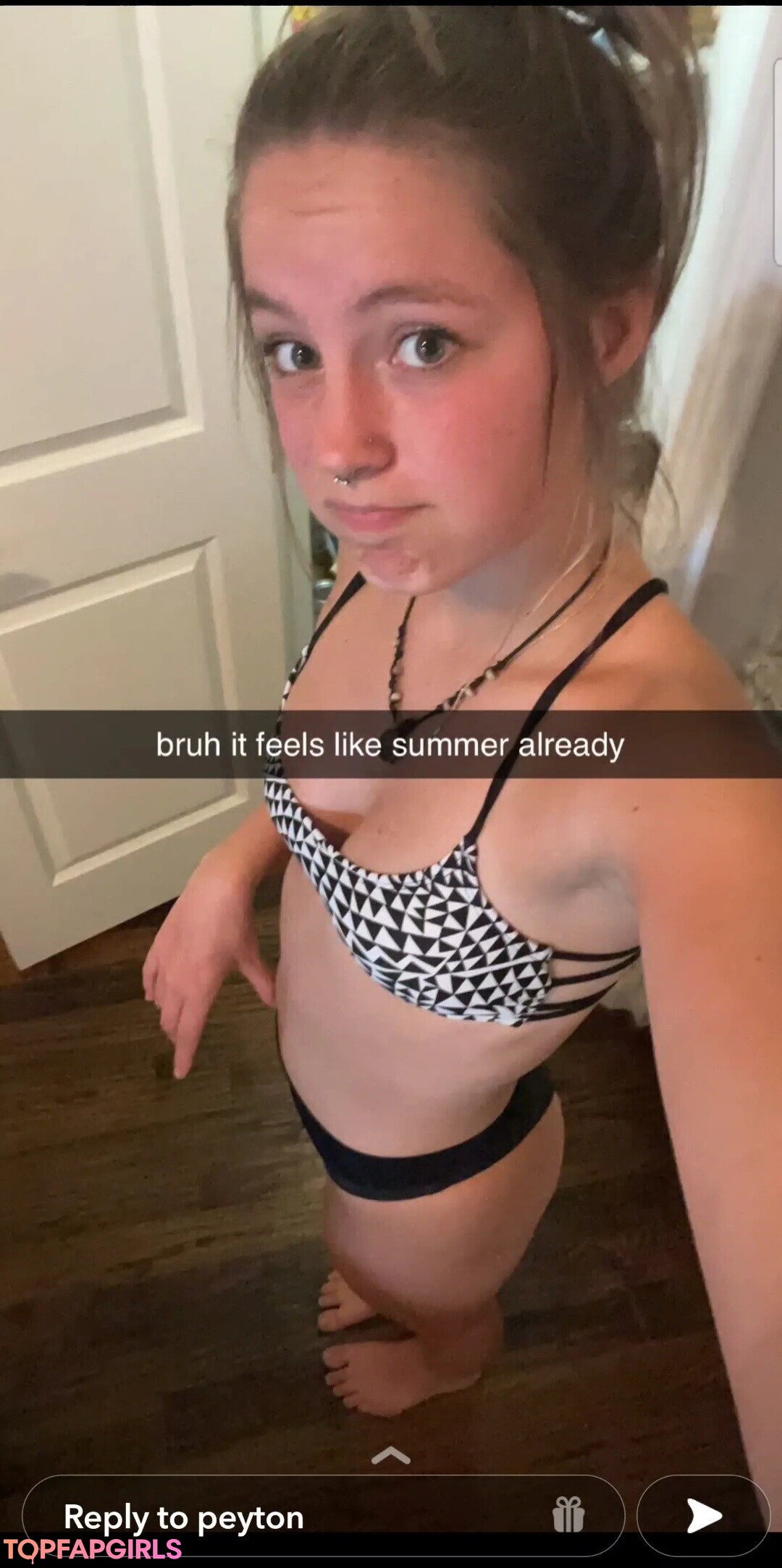 Peyton Coffee modelo exclusivo galerías