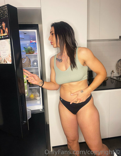 Amanda Micallef pornstar high quality pics