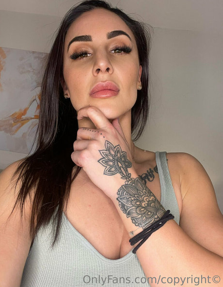 Amanda Micallef sexy pornstar img