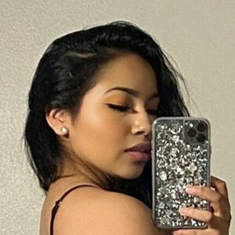 PeachyChrissyy modèle pornographique photos