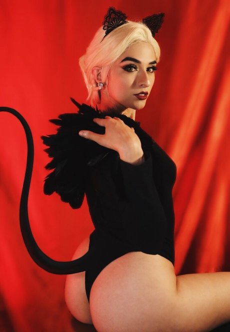 Vain Virgo model photo
