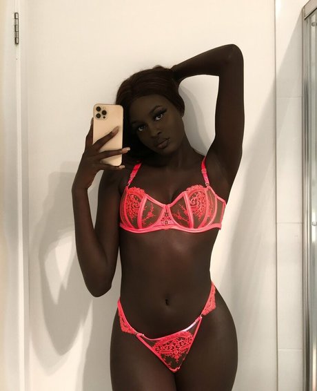 Anyang Deng erotic star pic