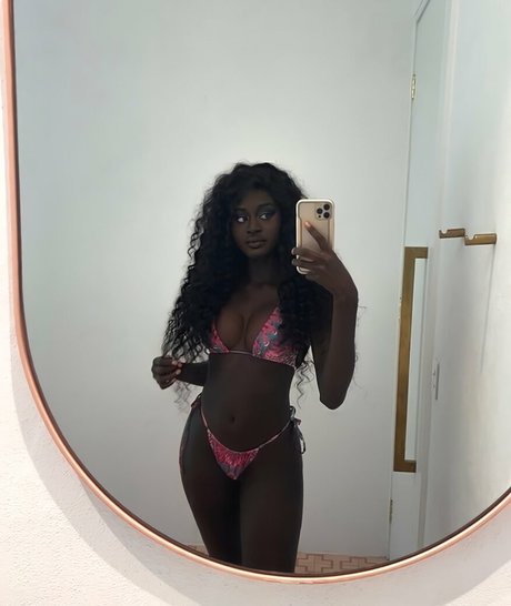 Anyang Deng nude star archive