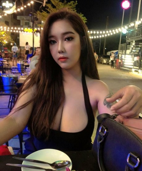 Yes Give sexo modelo galería