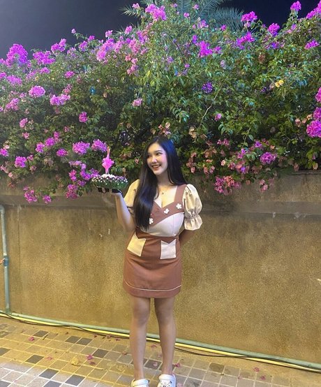 Yes Give actrice adulte images