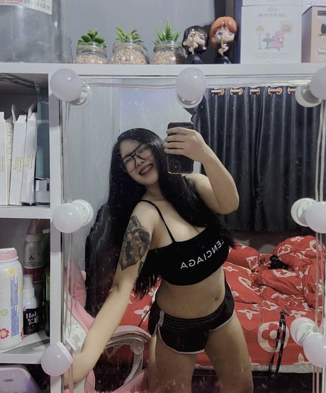 Yes Give desnudos estrella porno foto