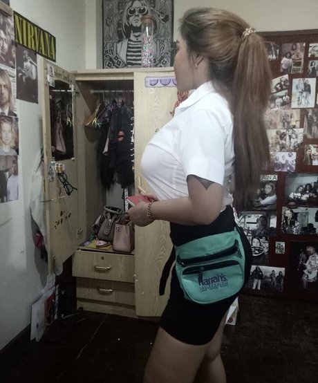 Yes Give linda estrella galerías