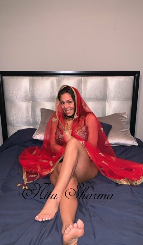 Nitu Sharma modelo sexual imagen