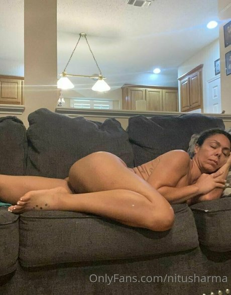 Nitu Sharma modèle gratuit collection