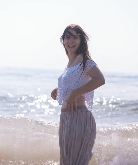 Chilli chibi high quality actress photos