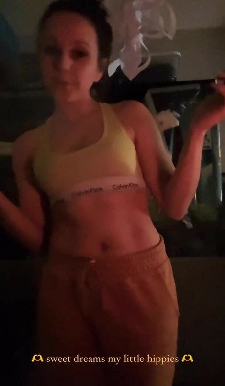 silencedhippie modelo erótico archivo