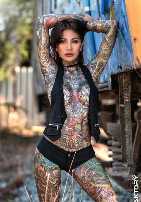 Sour heart1 modelo adulto fotos