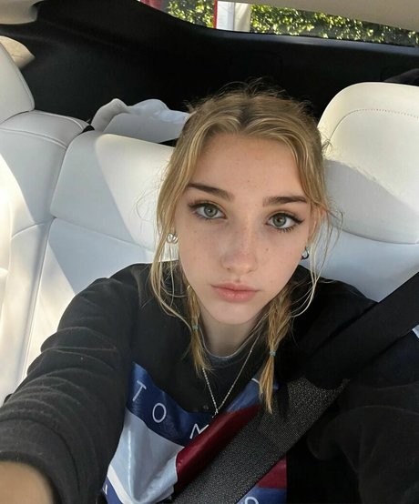 Phoebe Owns U model xxx images