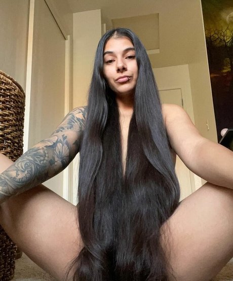 Solid Goddess star nude images