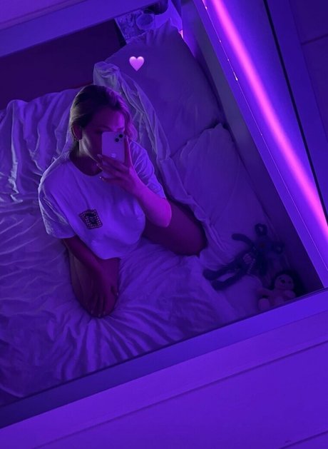 Ajda Kersic Ahlin erotic pornstar img