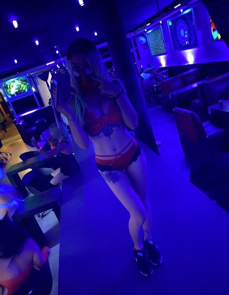 luvusweetpeaa xxx pornstar image