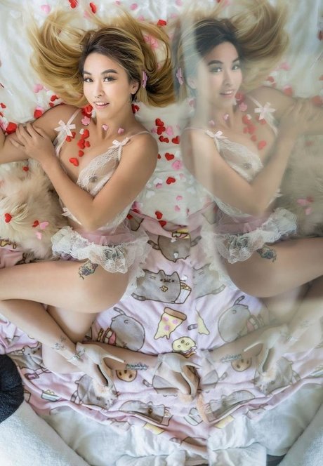 luvusweetpeaa sex model image