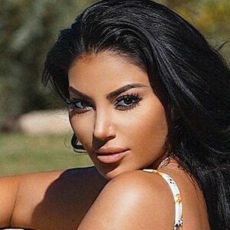 lareinasworld star exclusive images