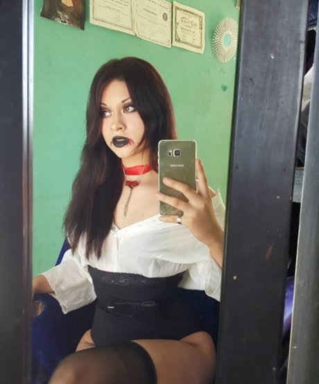 Ivon Gallardo modelo adulto imágenes