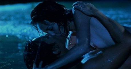 Maggie Q actriz porno foto