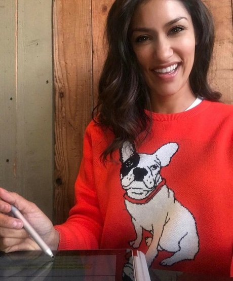 Janina Gavankar modèle magnifique collection