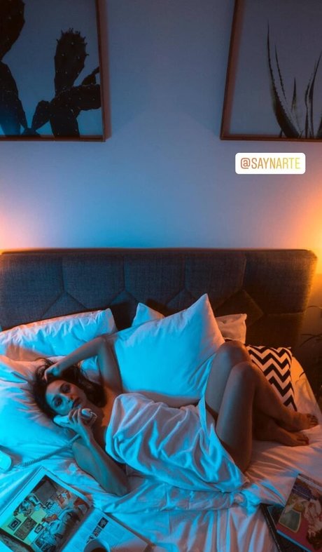 Kizillolita modelo atractivo imágenes