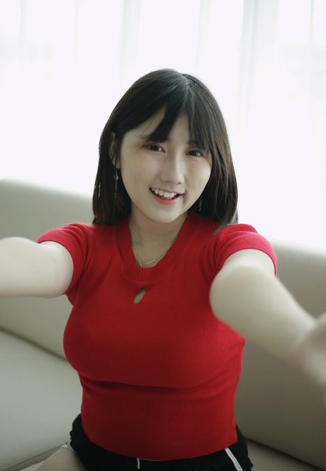 Dea Marella modèle sexy photos