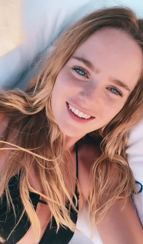 Inna Moll joli modèle archive