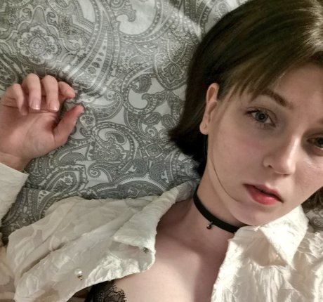 Naughty__but nice pretty model photo