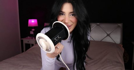 Ellie Alien ASMR haut de star du porno archive
