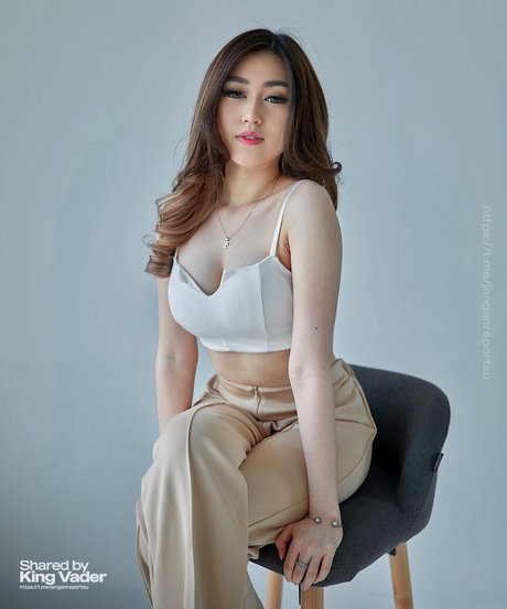 Felicia Carissa arte modelo galerías