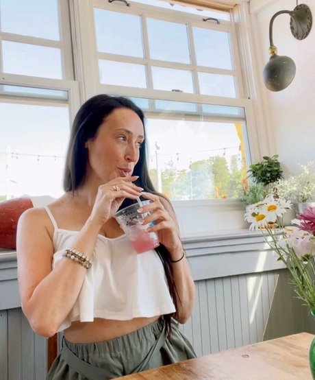 Shea Sweetness modelo desnuda imagen