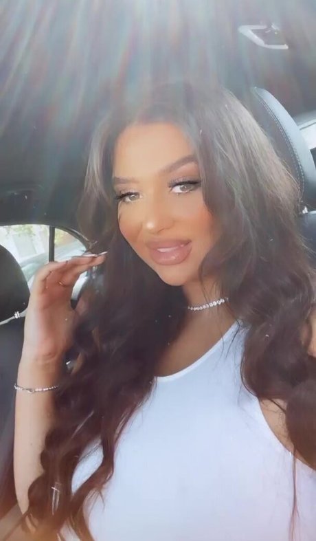 naughtybabeoxo modèle sympa galeries