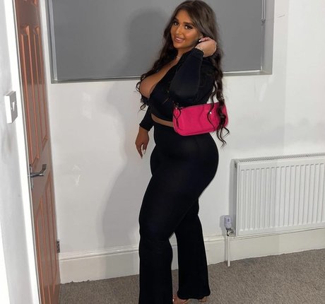 naughtybabeoxo linda estrella imagen