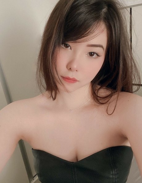 Julia Nakamura estrella porno galerías