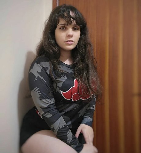 Laysa Meroto étoile chaude archive