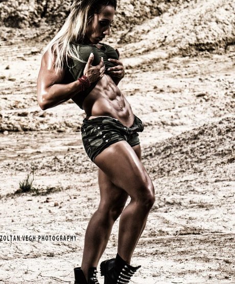 Reni Gendur modelo desnuda recopilación