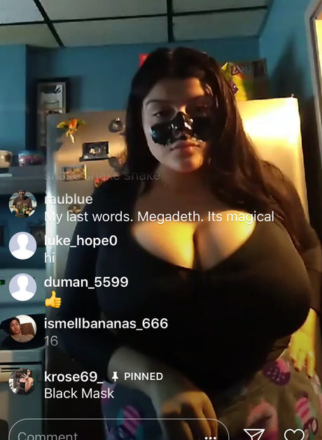 Kim Rose haut modèle des photos