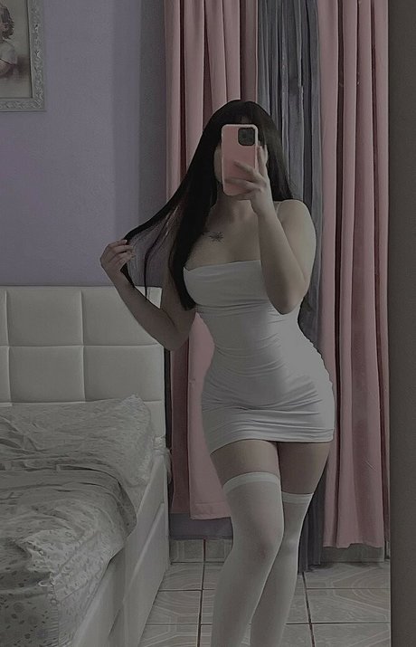 Genesis Cruz nus de stars du porno img