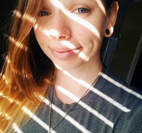 Gabby Swears sexe star image