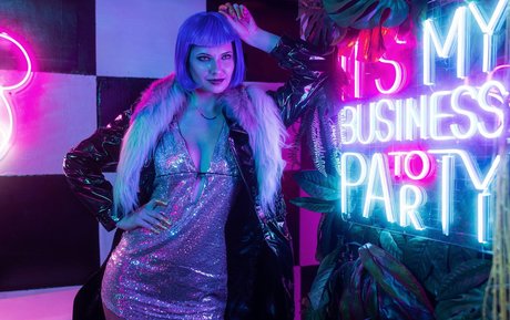 Miroslava Ladovir étoile sympa galerie