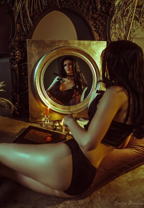 Miroslava Ladovir jolie star du porno des photos