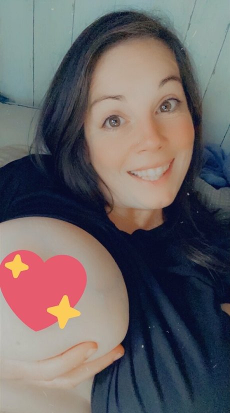 Tittyqueen77 modelo hermosa imágenes