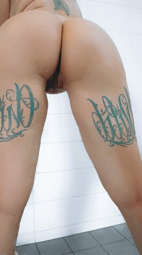 Shelleylouisa_ naked star image