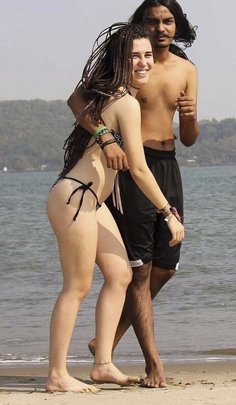 Aysegul Akyuz art actress images